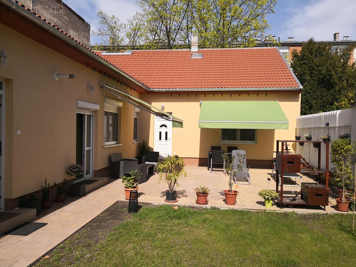 Green Garden Apartman Appartamento Budapest Esterno foto