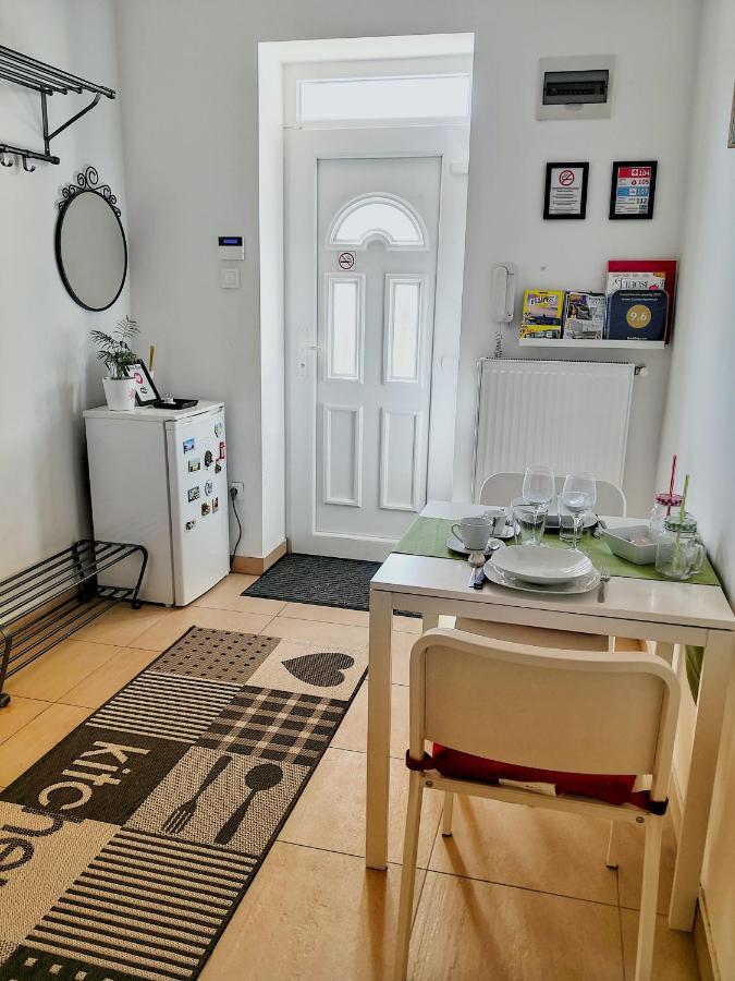 Green Garden Apartman Appartamento Budapest Esterno foto